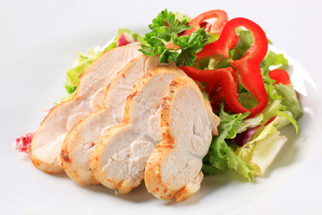 Chicken breast with green salad