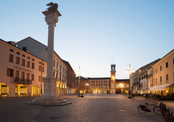 Fototapeta na wymiar Rovigo - Piazza Vittorio Emanuele pm