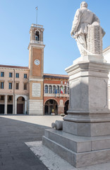 Rovigo - Piazza Vittorio Emanuele di giorno