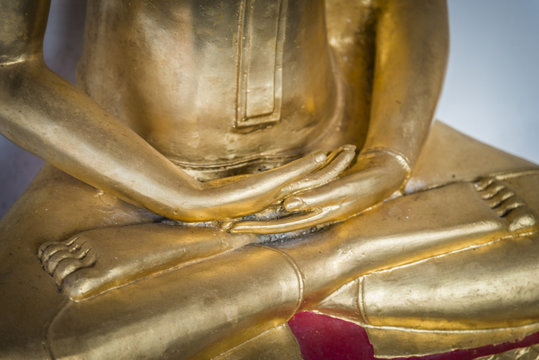 Hand of Golden Buddha statue2
