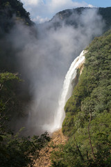 Fototapeta na wymiar The waterfall Tamul, Huasteca potosina, Mexico