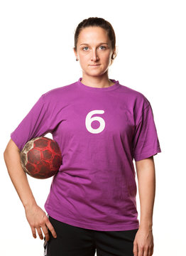 Frau mit Handball