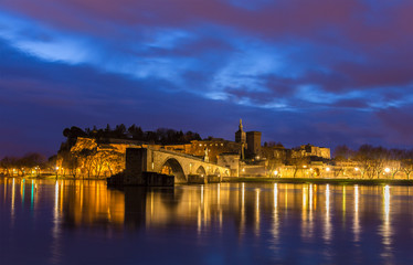 Fototapeta na wymiar Widok średniowiecznego miasta Avignon na rano, światowego dziedzictwa UNESCO