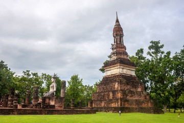 Obraz premium Wat Traphang Ngoen in Sukhothai Historical Park, Thailand