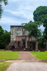 Fototapeta na wymiar Wat Si Chum at Sukhothai Historical Park, Thailand