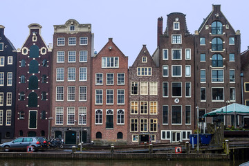 Obraz premium Houses along the canals of Amsterdam