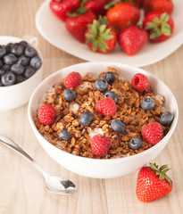 muesli with berries