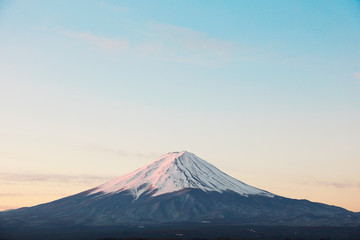 Fototapeta premium Góra Fuji wczesnym rankiem