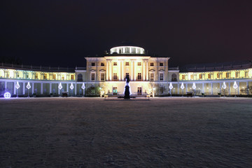 Fototapeta na wymiar Night view of Pavlovsk Palace at night