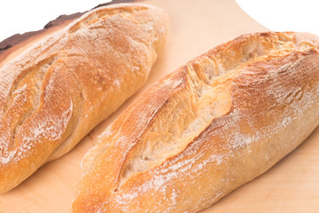 Brötchen auf einem Holzbrett