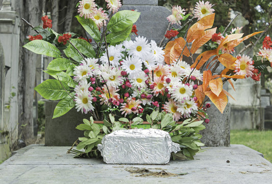 Vase in coffin