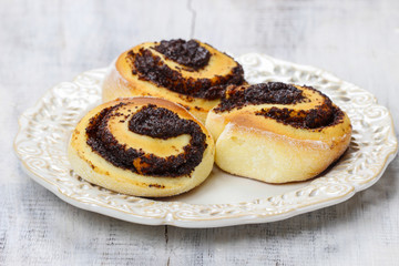 Poppy seed rolls