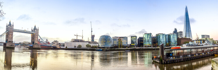 Thames Panorama - 60198077