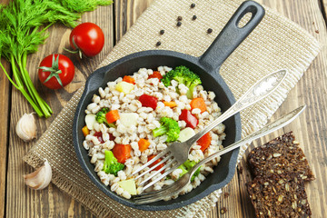 Barley porridge with vegetables