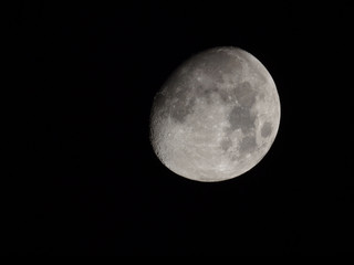 Near full moon © Claudio Divizia