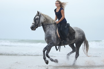 Ausreiten am Strand