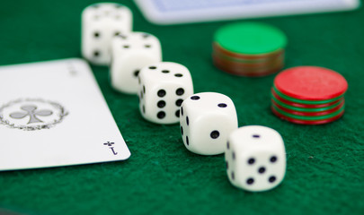 Dés, cartes, jetons