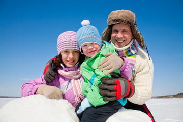 Fototapeta na wymiar family in wintertime