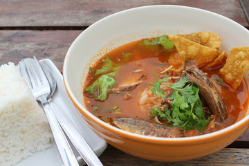 Tom Yum canned fish with noodles