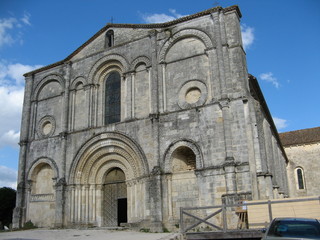 Fototapeta na wymiar Chrente - Façade Abbaye Saint-Amant-de-Boixe