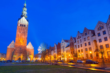 Fototapeta na wymiar Stare Miasto w Elblągu w nocy w Polsce