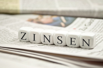 Würfel mit ZINSEN
