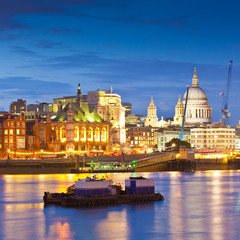 Fototapeta premium River Thames, St Paul's cathedral in London, UK.