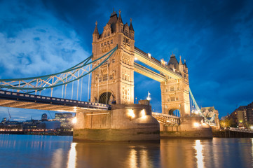 Fototapeta na wymiar Tower Bridge w Londynie, UK.