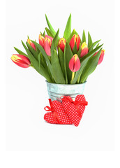 Herzen mit Tulpenstrauss
