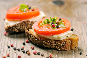 bruschetta-caprese