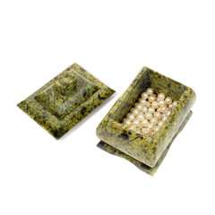 Malachite casket with pearls