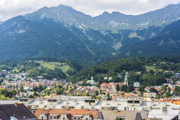 Fototapeta na wymiar Ogólny widok z Innsbrucku w zachodniej Austrii.
