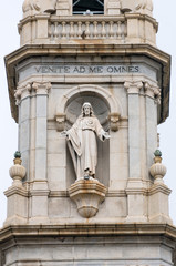 Obraz premium Statua di Cristo su campanile Santuario di Pompei