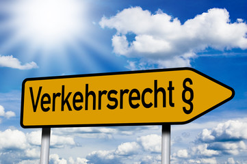 Obraz premium Wegweiser mit Verkehrsrecht