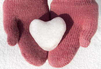 pink mittens with snow heart