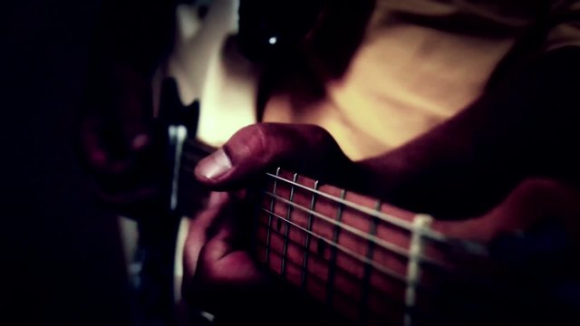 MUSIC GUITAR PLAYER