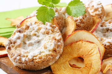 Apple crumble cookies with apple chips