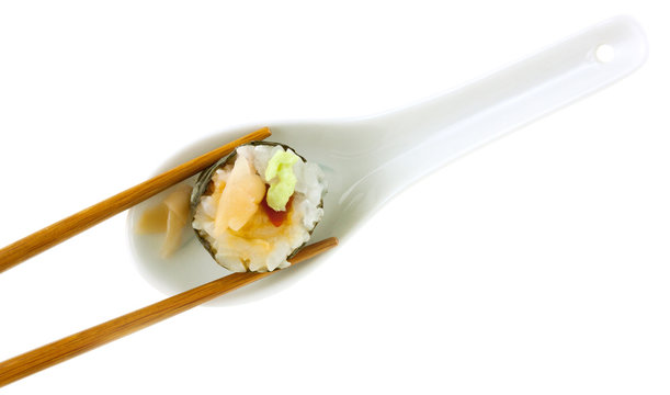 maki crevette et poivron rouge, gingembre, wasabi