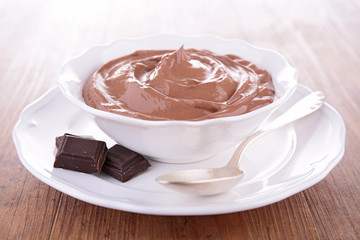 chocolate cream dessert