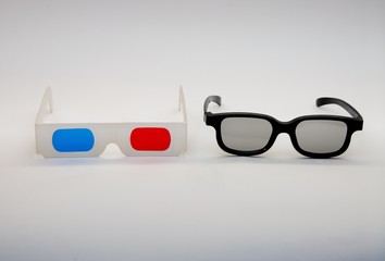 anaglyph and polarized 3D glasses