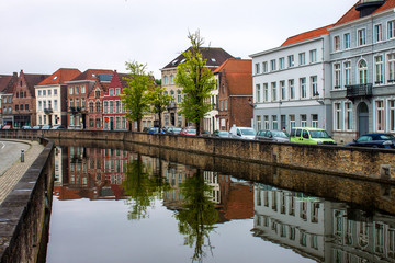 Obraz premium Houses along the canals of Bruges, Belgium