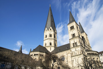 Fototapeta na wymiar Bazylika Münster w Bonn, Niemcy