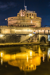 Fototapeta na wymiar The night view of the castle and bridge of Sant'Angelo in Rome,I