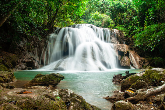 Huai Mae Khamin waterfall © addzero