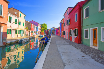 Panele Szklane  wielokolorowe domy na wyspie Burano. Wenecja. Włochy.