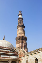 Fototapeta premium qutub minar with tomb