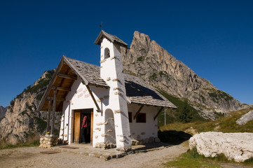 Kapelle am Falzaregopass - Dolomiten - Alpen