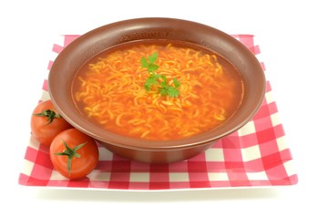 zupa pomidorowa z makaronem