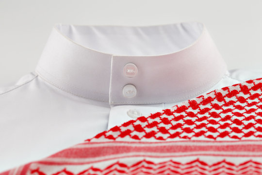Kandura and Ghutrah are usually worn by men in Arab Countries