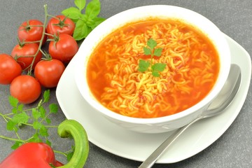 tomato soup with noodles